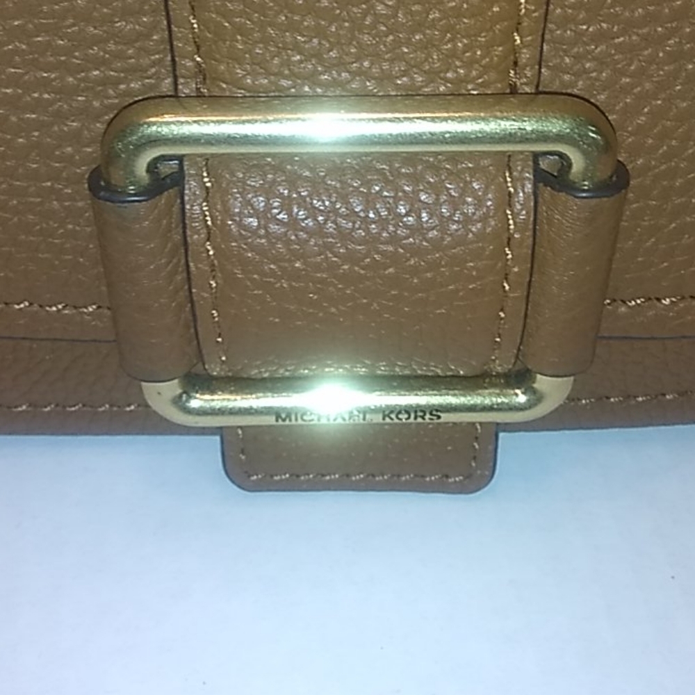 Michael kors Large saddlebag purse. - Picture 2 of 16